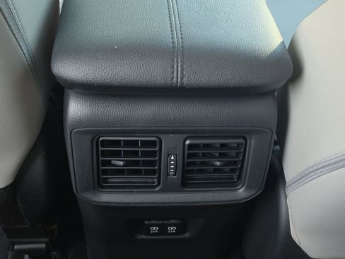 Used 2019 Toyota RAV4 Limited w/ Carpet Mat Package AWD/4WD image 21