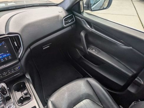 Used 2018 Maserati Ghibli RWD image 15