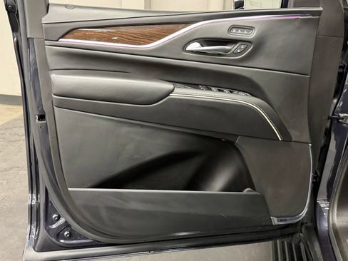 Used 2022 Cadillac Escalade Sport Platinum w/ Heavy-Duty Trailer Package AWD/4WD image 19