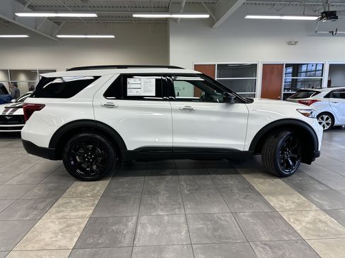 Certified 2023 Ford Explorer ST-Line w/ Class IV Trailer Tow Package image 14