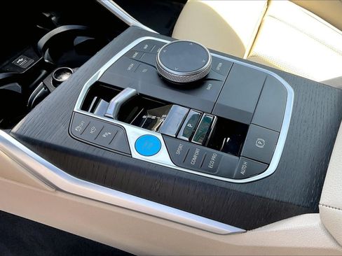 Used 2023 BMW i4 eDrive40 w/ Premium Package RWD image 13