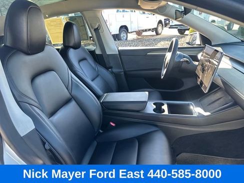 Used 2022 Tesla Model Y Long Range image 12