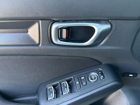 Used 2023 Honda Civic Sport image 11