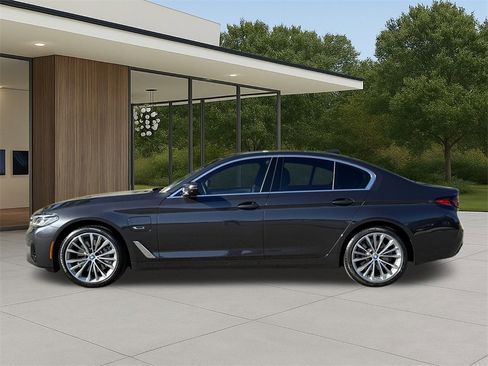 Certified 2023 BMW 530e w/ Convenience Package image 12