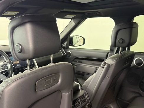 Certified 2025 Land Rover Discovery S AWD/4WD image 22