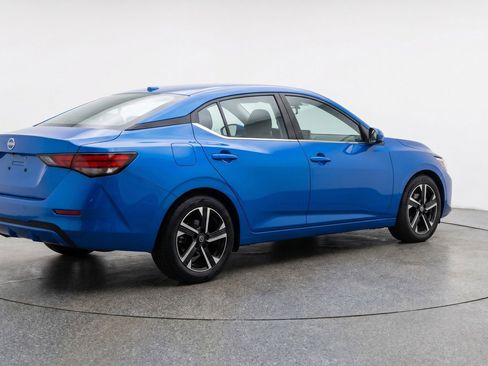 Used 2025 Nissan Sentra SV FWD image 9