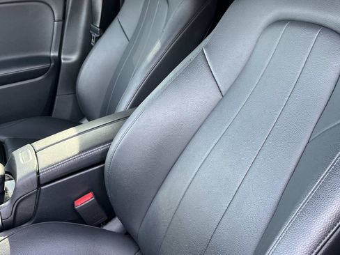 Used 2023 Mercedes-Benz GLB 250 4MATIC image 29