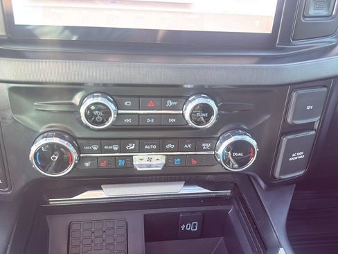 Used 2025 Ford F250 Platinum AWD/4WD image 27