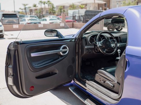 Used 2003 Chevrolet SSR w/ Preferred Equipment Group RWD image 6