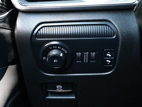 Used 2024 Jeep Wagoneer Series II w/ Flexible Seating Group RWD image 15