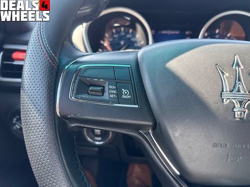Used 2015 Maserati Ghibli RWD image 32