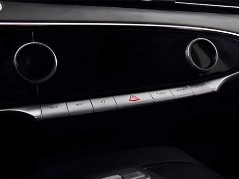 Used 2025 Genesis G70 3.3T Advanced w/ Sport Prestige Package image 41