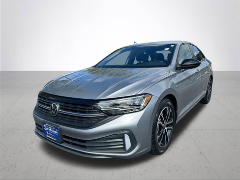 Used 2024 Volkswagen Jetta Sport FWD image 2