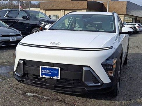 Certified 2025 Hyundai Kona SEL image 4