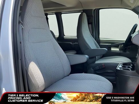 Used 2025 Chevrolet Express 3500 LT w/ LT Preferred Equipment Group RWD image 15