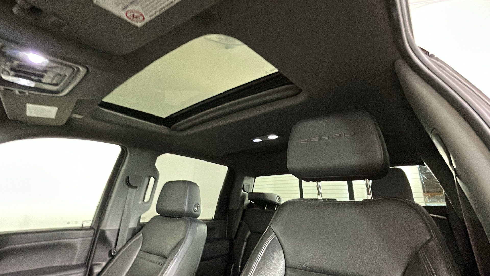 Used 2022 GMC Sierra 2500 Denali AWD/4WD image 16