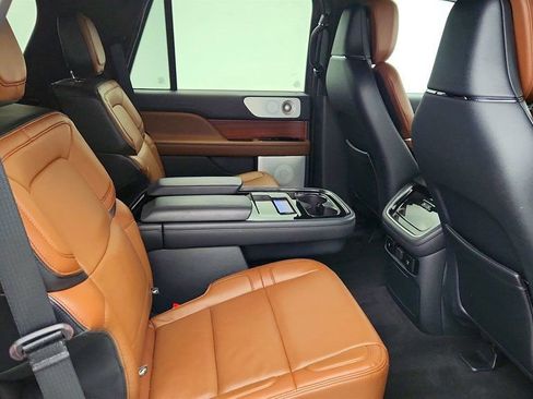 Used 2024 Lincoln Navigator Reserve image 23