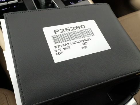 Used 2025 Porsche Macan image 70