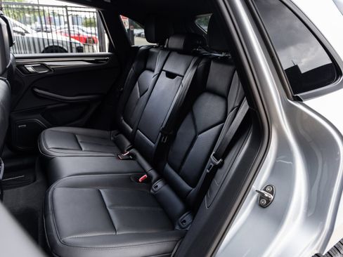Certified 2026 Porsche Macan AWD/4WD image 36