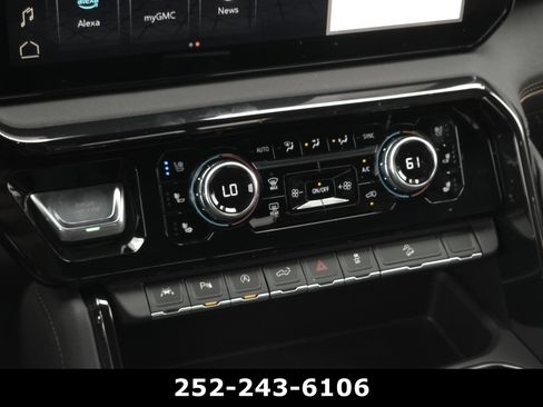 Used 2025 GMC Sierra 1500 AT4 w/ AT4 Premium Package AWD/4WD image 14