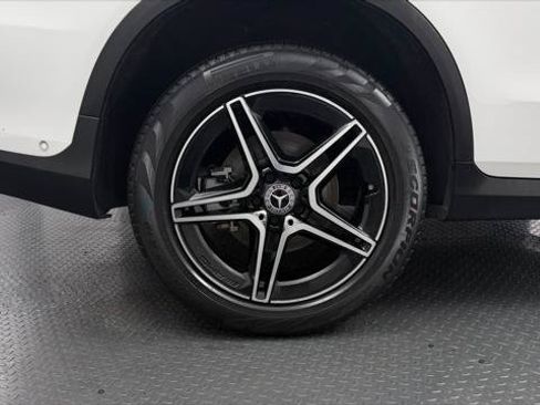 Used 2021 Mercedes-Benz GLC 300 w/ AMG Line image 32