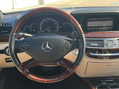 Used 2011 Mercedes-Benz S 550 image 23