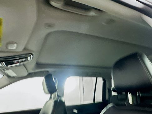 Used 2022 Jeep Grand Cherokee Limited 4xe image 26