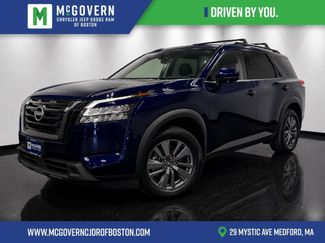 Used 2024 Nissan Pathfinder SV w/ Black Appearance Package AWD/4WD video 1
