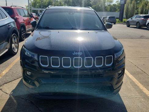 Used 2022 Jeep Compass Latitude FWD image 2