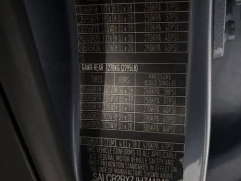 Used 2018 Land Rover Discovery Sport HSE image 38