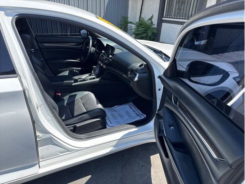 Used 2018 Honda Accord Sport image 7