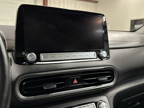 Used 2023 Hyundai Kona Limited image 13