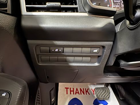 Used 2025 Mitsubishi Outlander SE FWD image 19
