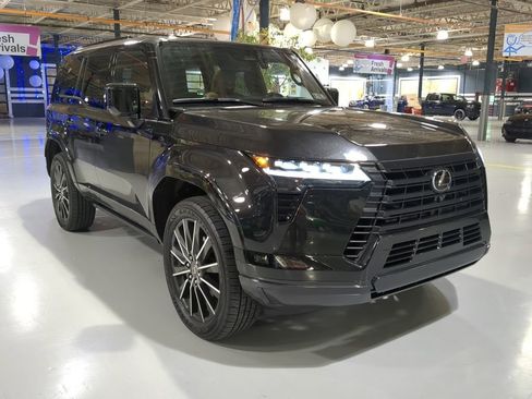 Used 2024 Lexus GX 550 w/ Accessory Package (Z1) AWD/4WD image 5