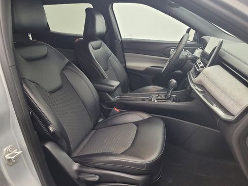 Used 2024 Jeep Compass Latitude image 21