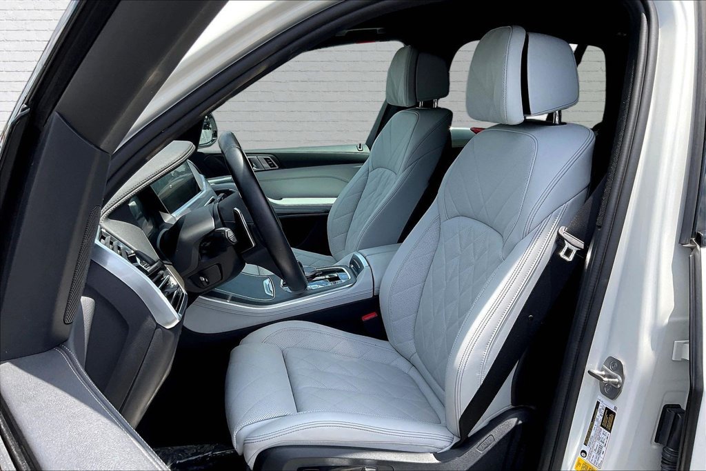 Used 2023 BMW X5 sDrive40i w/ M Sport Package RWD image 12