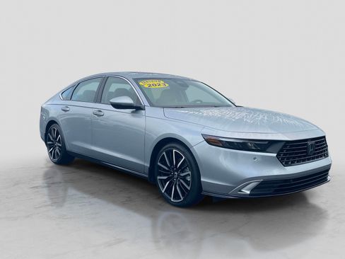 Used 2023 Honda Accord Touring image 1