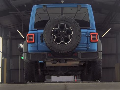 Used 2023 Jeep Wrangler Unlimited Rubicon 4xe w/ Cold Weather Group AWD/4WD image 5