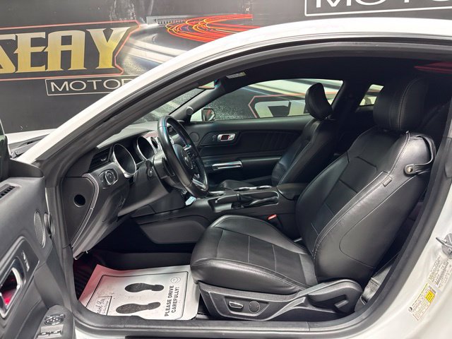 Used 2019 Ford Mustang GT Premium w/ GT Performance Package RWD image 5