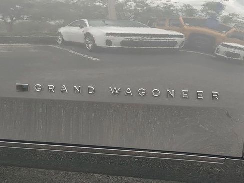 Used 2025 Jeep Grand Wagoneer Series III w/ Rear Seat Video Group 1 AWD/4WD image 13
