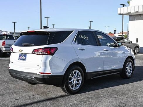 Used 2022 Chevrolet Equinox LT w/ Driver Convenience Package FWD image 9