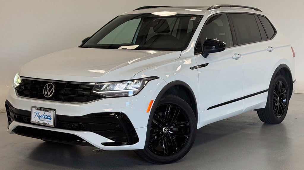 Used 2022 Volkswagen Tiguan SE R-Line AWD/4WD image 1