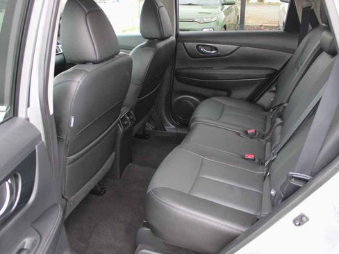 Used 2016 Nissan Rogue SL w/ SL Premium Package image 10