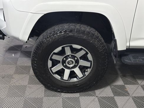 Used 2019 Toyota 4Runner TRD Off-Road image 12