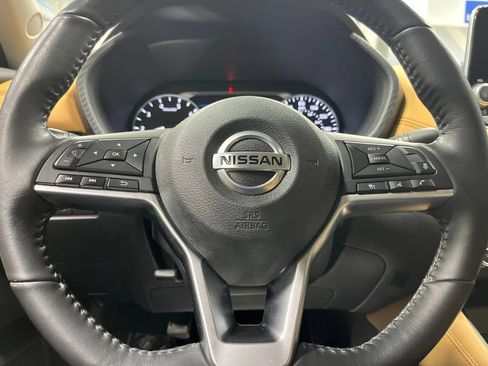 Used 2022 Nissan Sentra SV w/ SV Premium Package FWD image 18