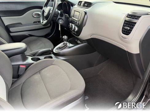 Used 2019 Kia Soul FWD image 14