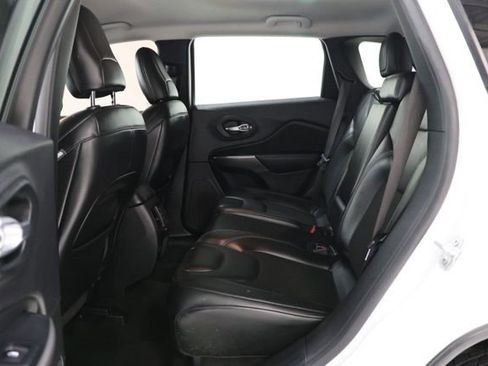 Used 2021 Jeep Cherokee Latitude Plus FWD image 32