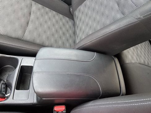 Used 2020 Nissan Rogue Sport SV image 40