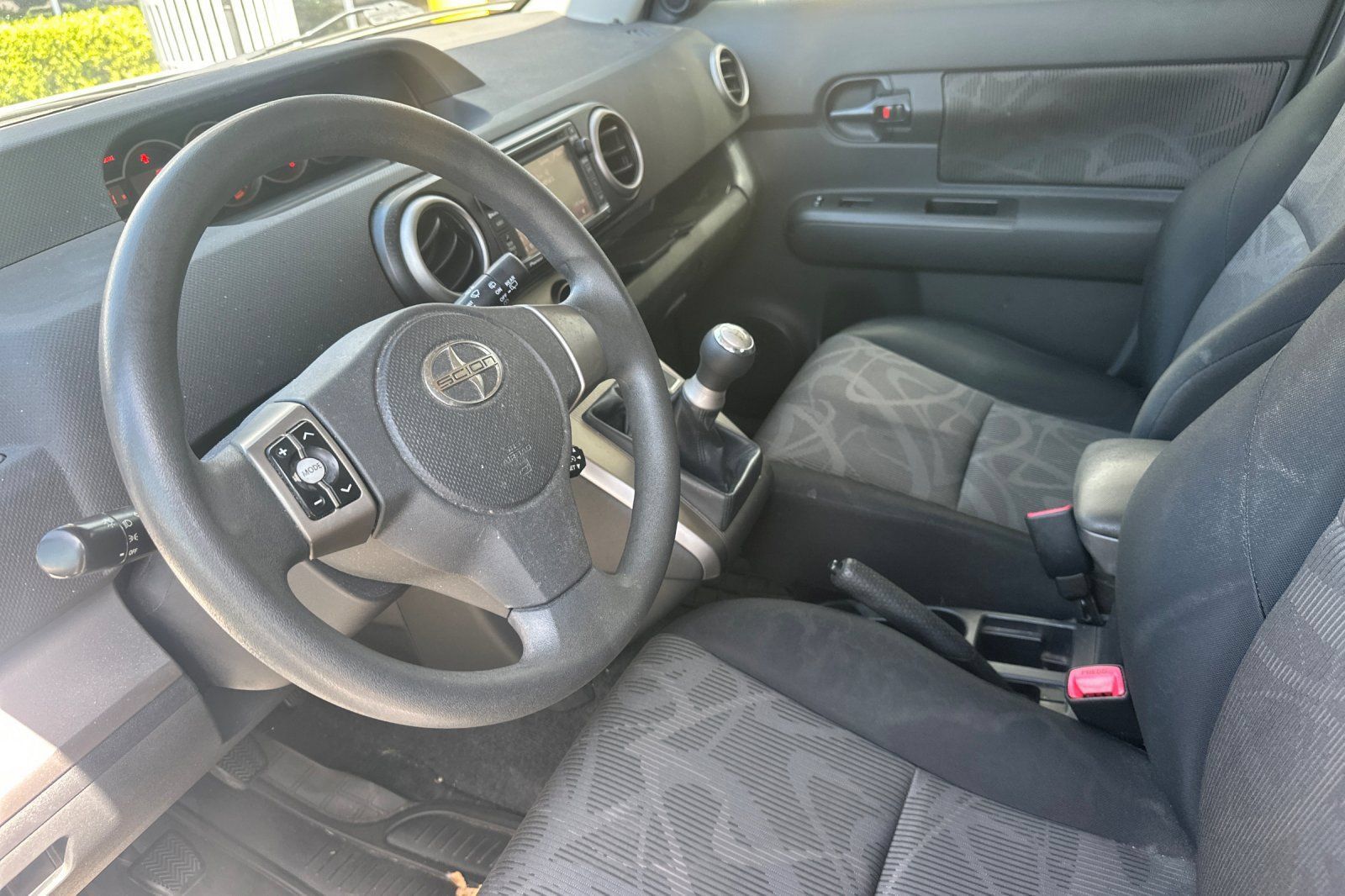 Used 2015 Scion xB FWD image 10