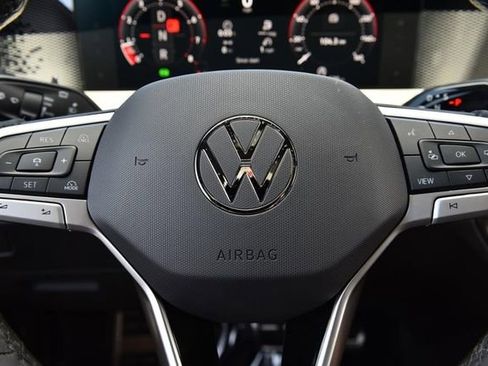 New 2026 Volkswagen Tiguan SE R-Line FWD image 18